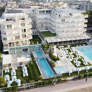 https://hotel-le-soleil-lido-di-jesolo.hotelinveneto.com